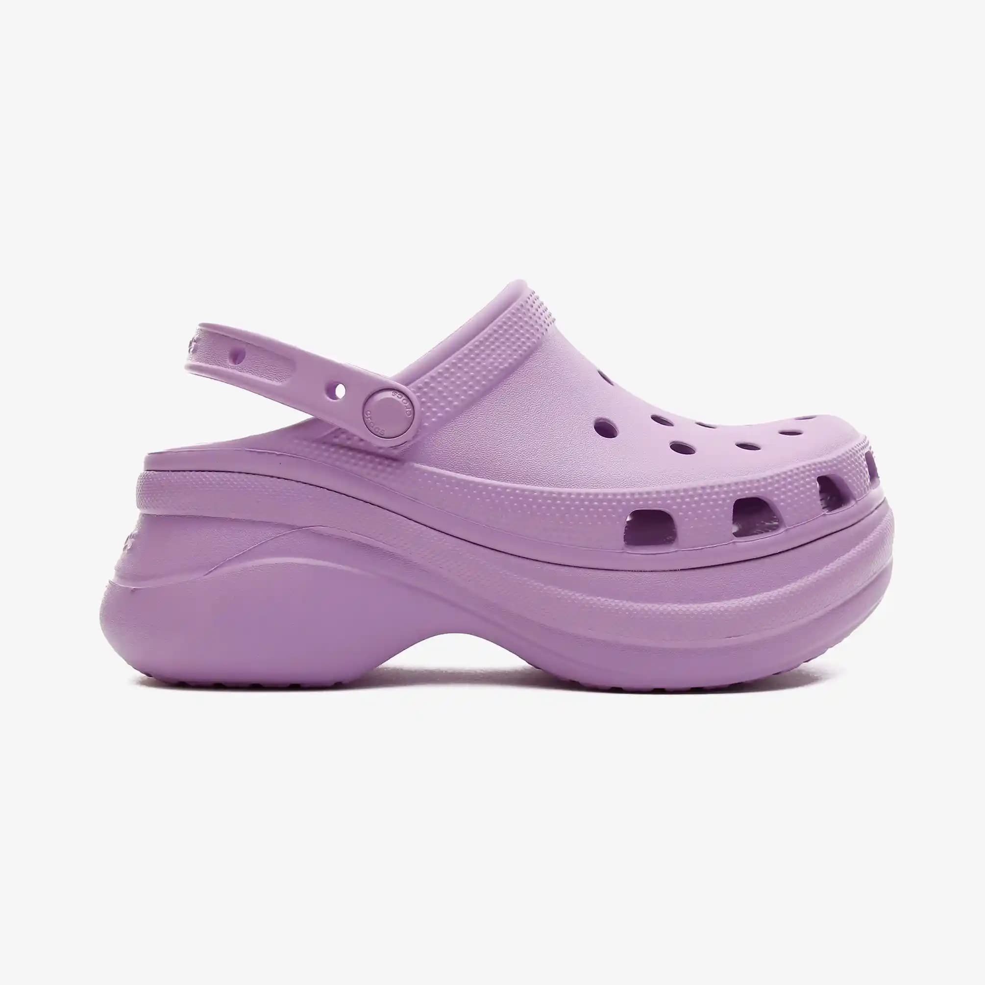 Topuklu Crocs: Konfor ve Şıklığı Bir Arada Sunan Yenilikçi Moda Trendi