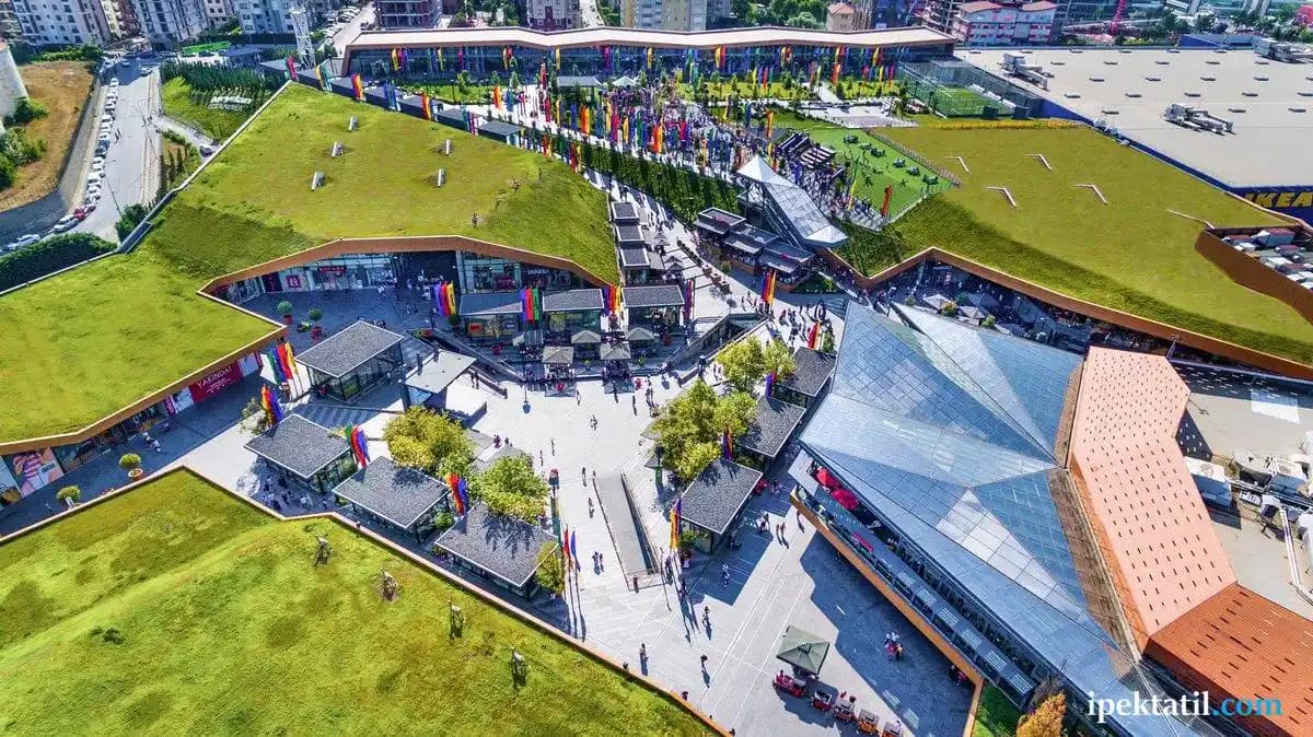 Ümraniye Meydan AVM Moda ve Aksesuar Mağazalarıyla Zengin Alışveriş Deneyimi Sunar