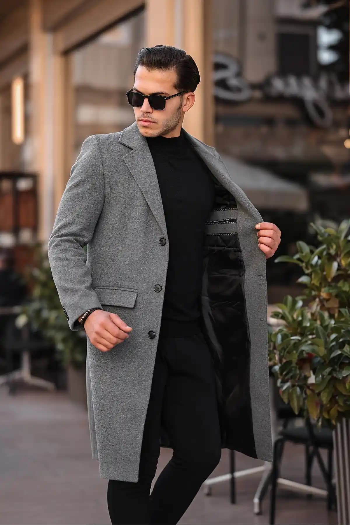 Uzun Erkek Kabanları: Stil ve İşlevselliğin Mükemmel Buluşması Kış Modasında Şıklık ve Koruma