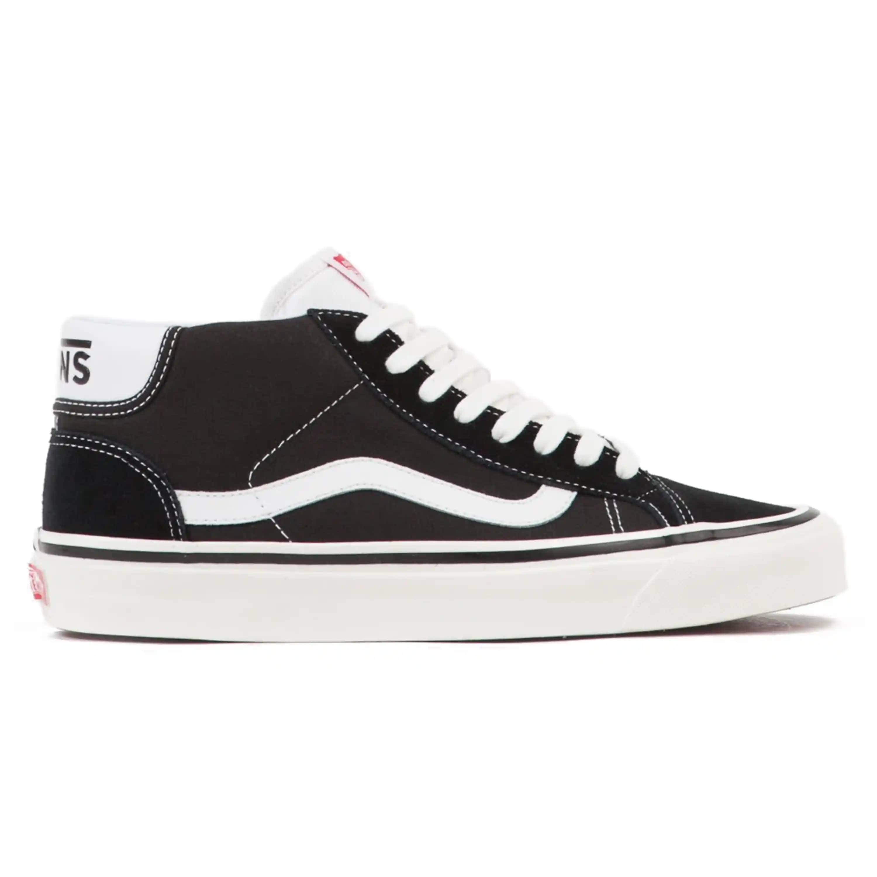 Vans Mid-Top Ayakkabılar: Güncel Tasarım ve Konforun Mükemmel Dengesi
