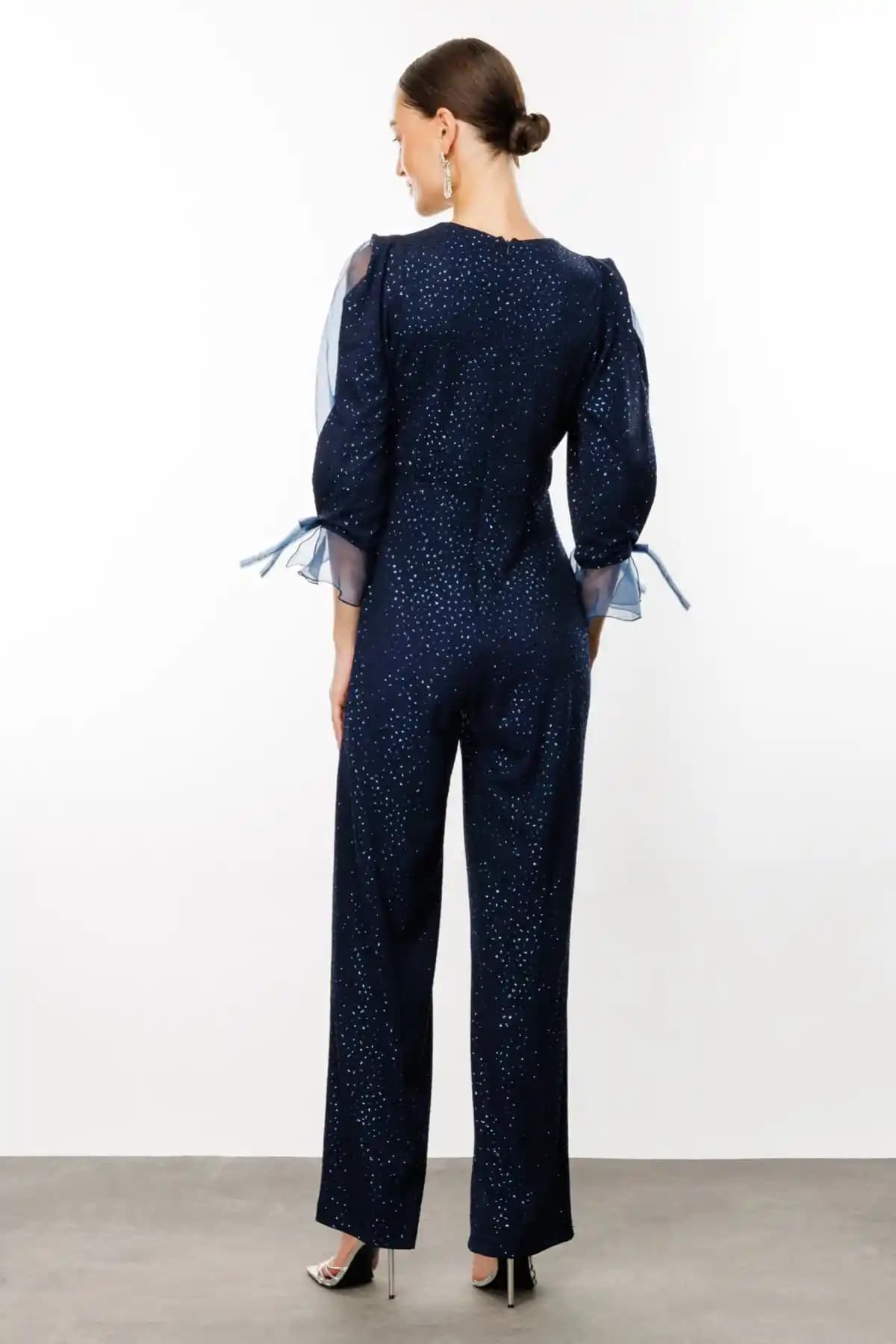 Yarım Kol Tulum Seçenekleri ve Stil İpuçlarıyla Modern ve Rahat Giyim