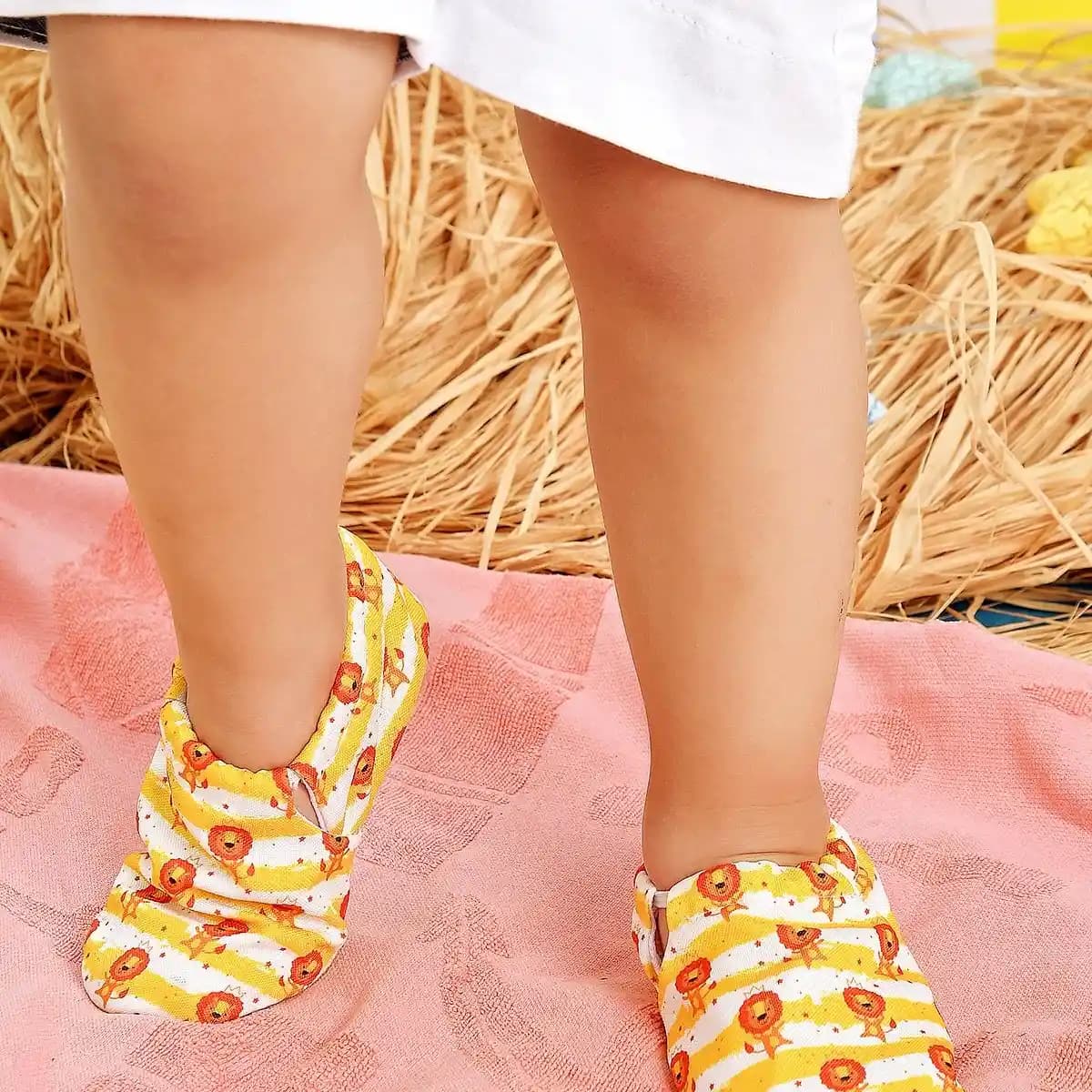 Yazlık Panduflar: Rahatlık ve Şıklığın Simgesi Yaz Aylarında Kullanım ve Seçim Rehberi