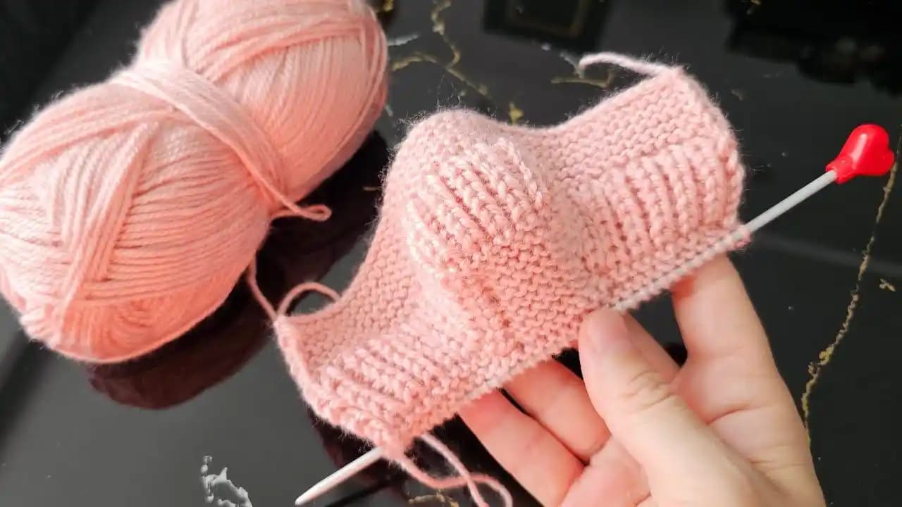Yenidoğan Patik Seçim Rehberi: Konfor ve Şıklık İçin En İyi Modeller ve İpuçları