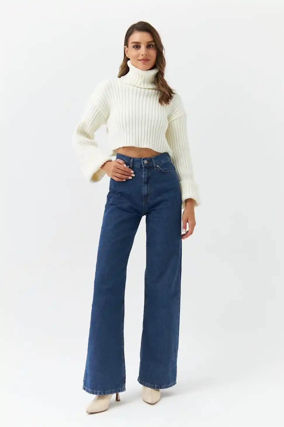 Yüksek Bel Modası: Günümüz Giyim Trendlerinde Şıklık ve Konforun Buluşması