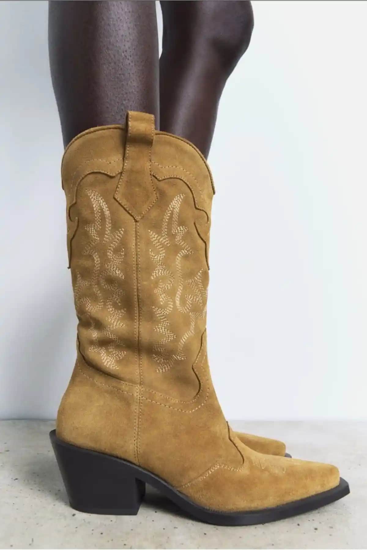 Zara Kovboy Çizmesi: Moda ve İşlevselliğin Birleştiği Güncel Ayakkabı Seçenekleri