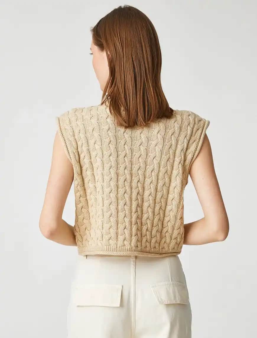 Zara Örgü Crop Modelleriyle Modern ve Şık Giyim Trendleri 2024