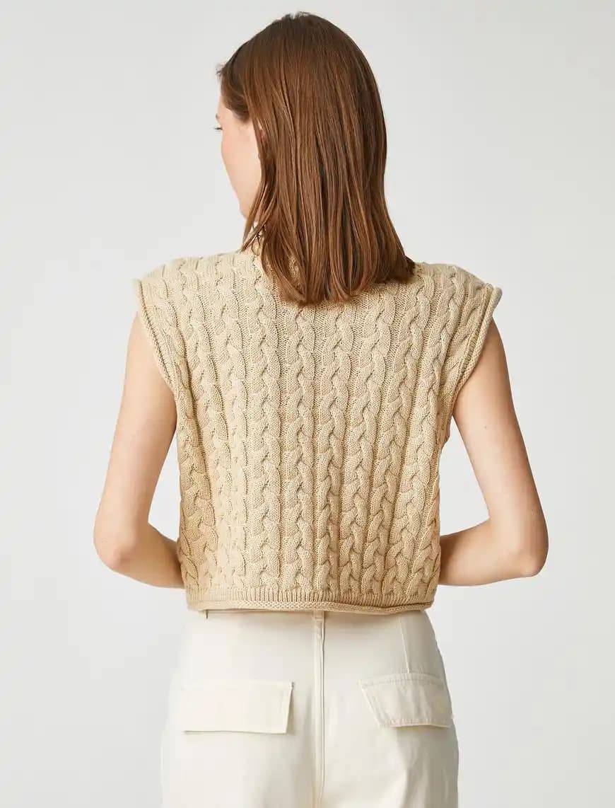 Zara Örgü Crop Modelleriyle Modern ve Şık Giyim Trendleri 2024