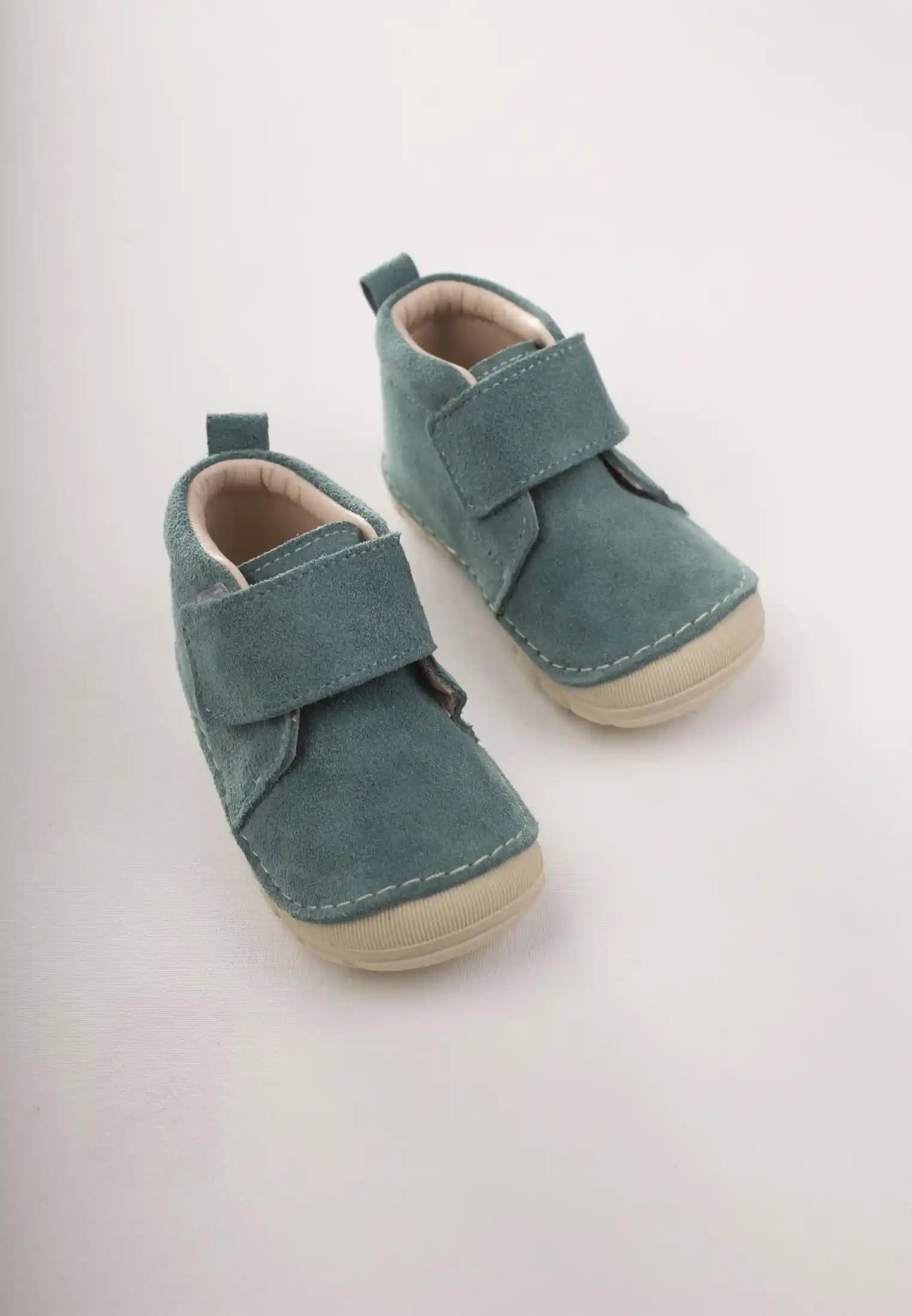 1 Yaş Çocuklar İçin Ayakkabı Seçerken Dikkat Edilmesi Gerekenler ve Trendler