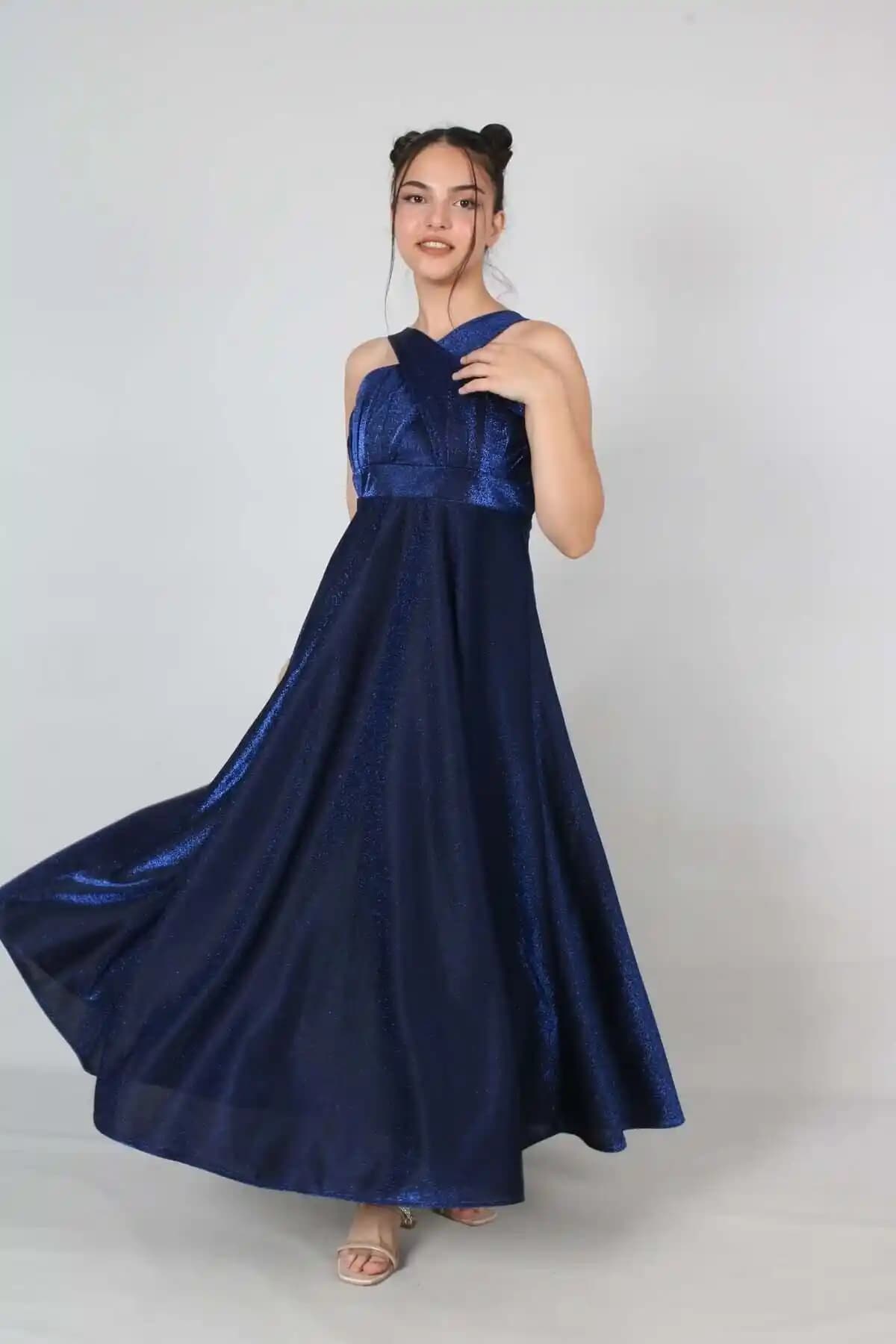 12 Yaş Mezuniyet Elbiseleri: Konfor ve Şıklıkla Unutulmaz Bir Gece İçin Trendler ve Seçenekler