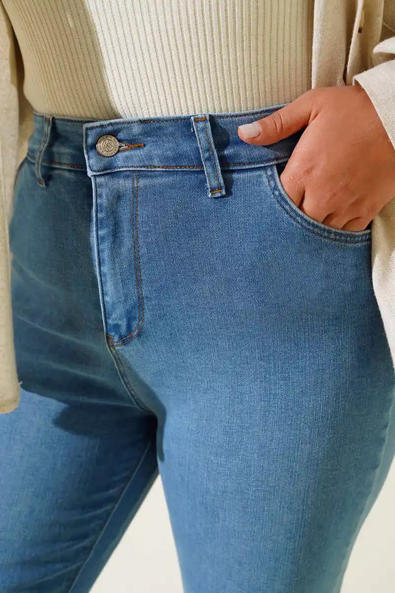 34 Beden Kot Pantolon Modada Kendine Özgü Bir Yer Ediniyor