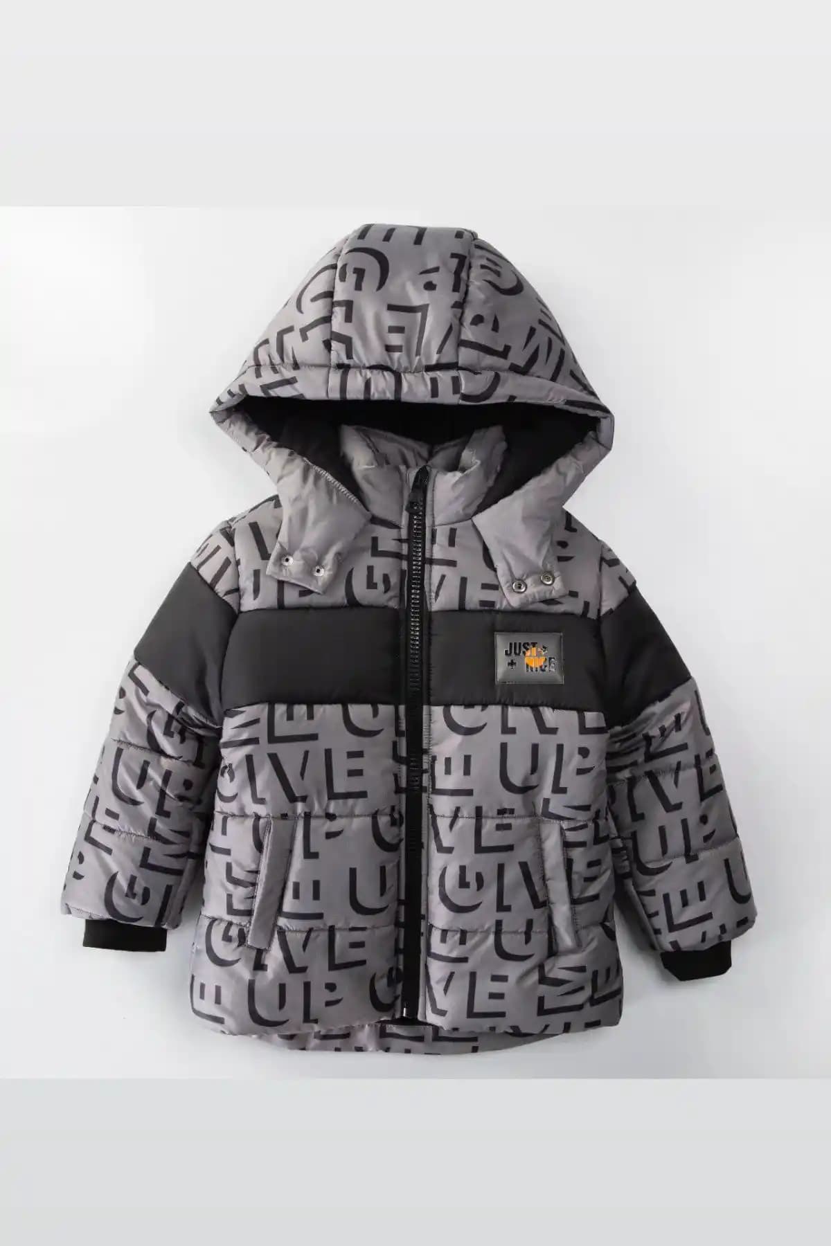 6 Yaş Çocuk Montları: Moda ve İşlevselliğin Birlikte Sunulduğu Trendler ve Özellikler