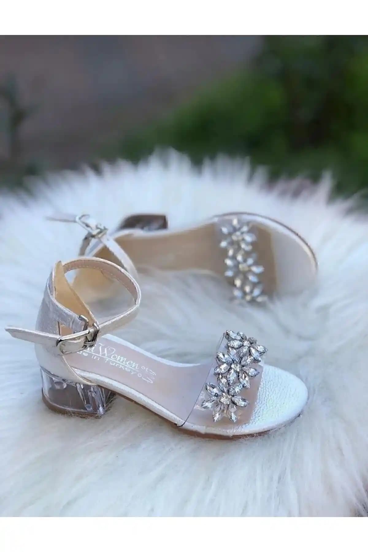 9 Yaş Çocuklar İçin Doğru Ayakkabı Seçimi: Konfor, Sağlık ve Stil