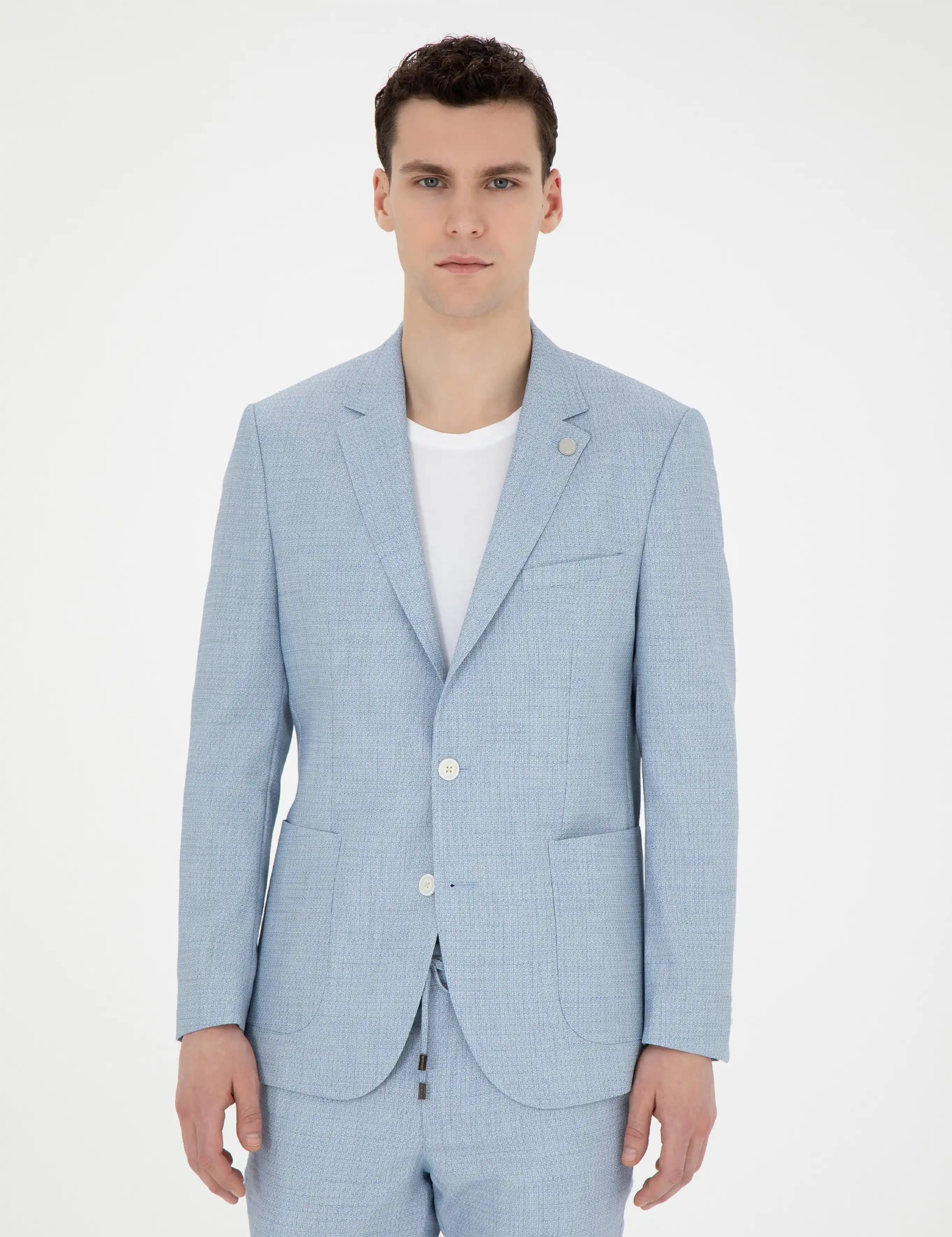 Açık Mavi Takımlar 2025 Moda Trendleri ve Stil İpuçlarıyla Şıklığı Yakalayın