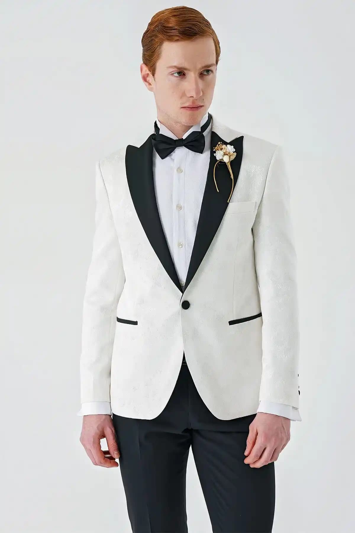 Açık Papyon ile Damatlık Şıklığını Yükselten Modern ve Zarif Seçenekler