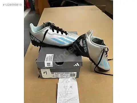 Adidas 32 Numara Ayakkabılar ile Stil ve Konforu Bir Arada Yakalayın