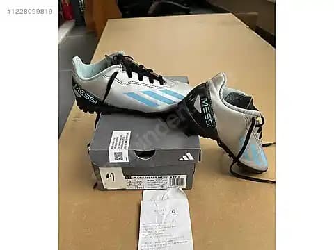 Adidas 32 Numara Ayakkabılar ile Stil ve Konforu Bir Arada Yakalayın