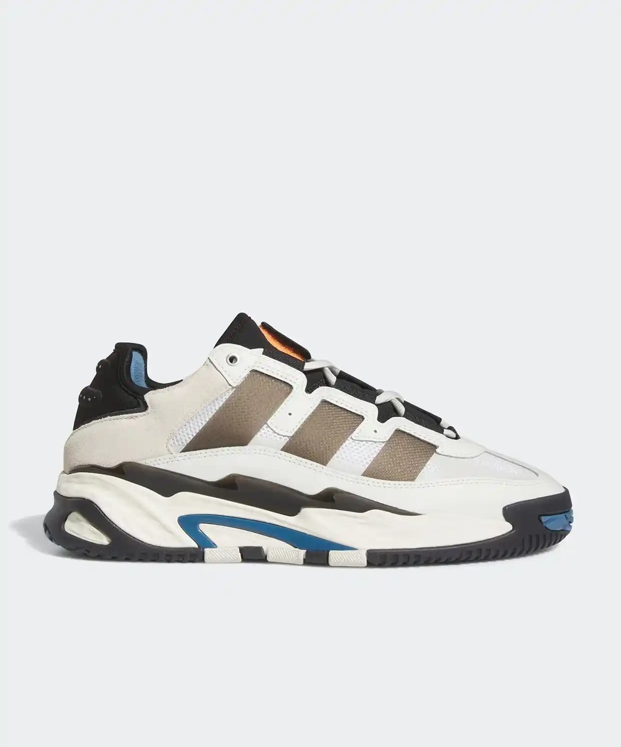 Adidas Erkek Niteball Spor Ayakkabısı Modern Tasarımı ve Moda Trendlerine Uygunluk