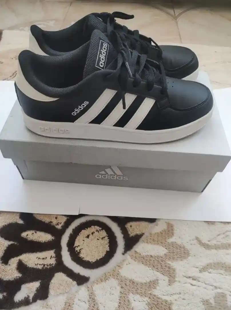 Adidas Erkek Orijinal Ayakkabılar: Kalite, Stil ve Güvenilirlik Rehberi