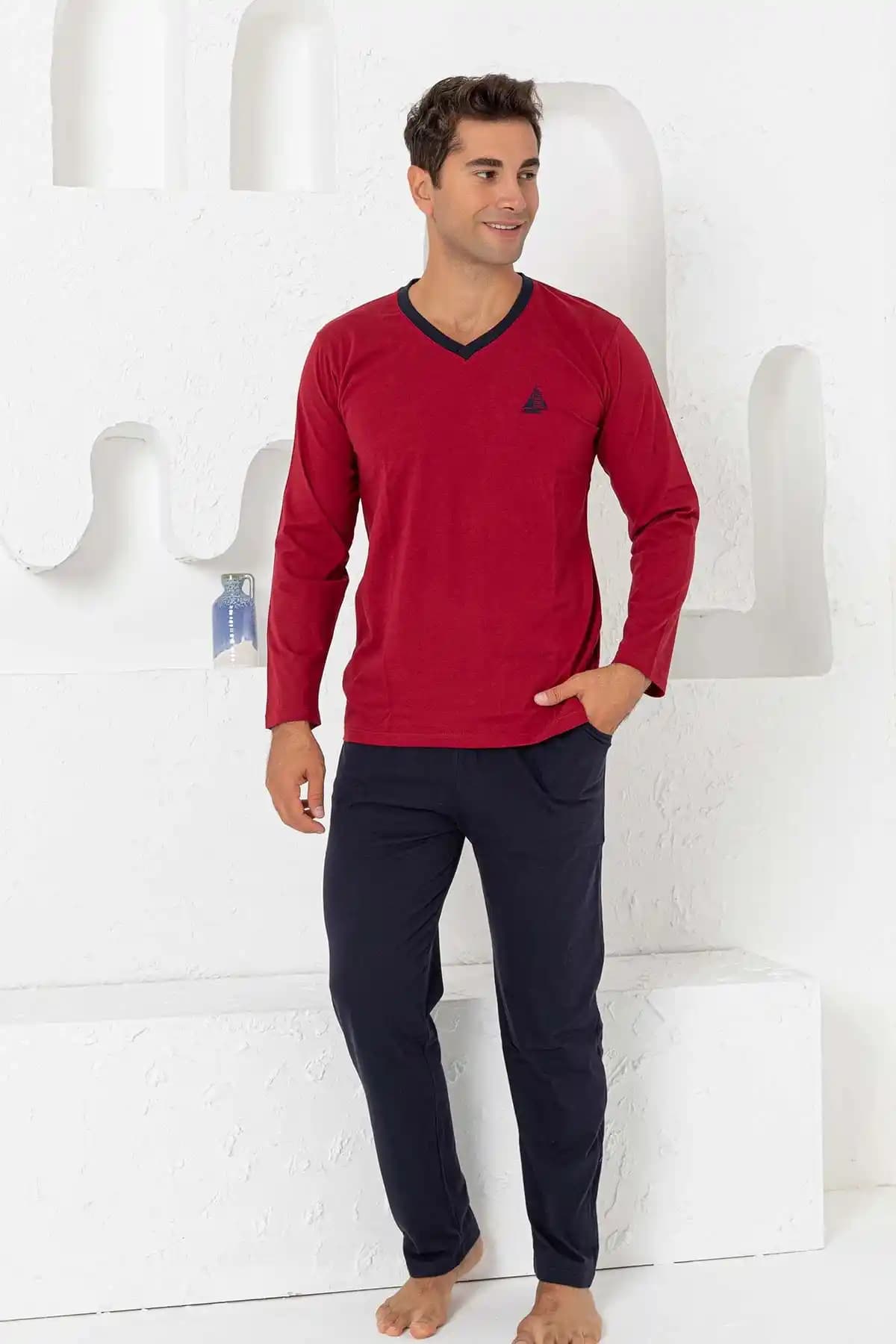 Adidas Erkek Pijama Koleksiyonu: Konfor ve Şıklığın Modern Buluşması