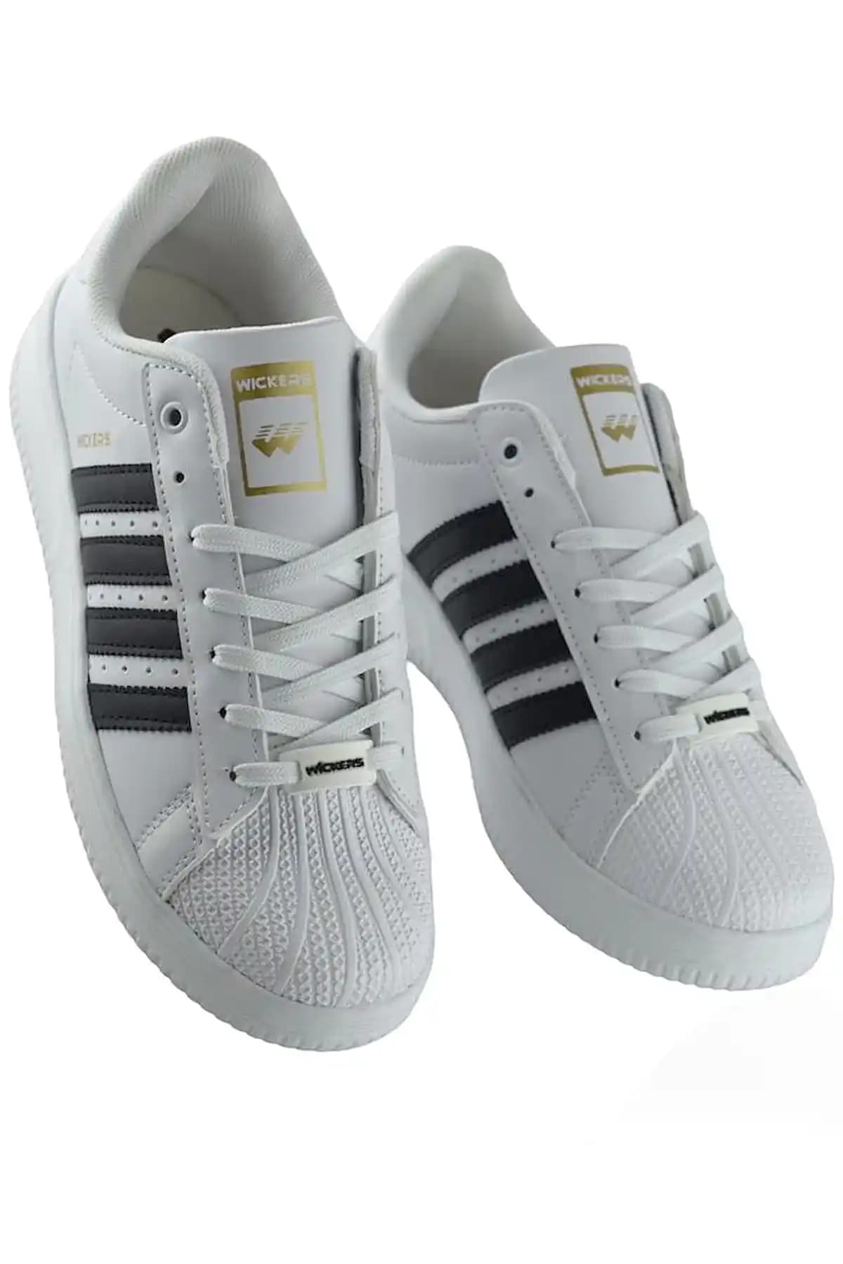 Adidas Erkekler İçin Ortopedik Spor Ayakkabıları: Moda ve Konforun Mükemmel Uyumu