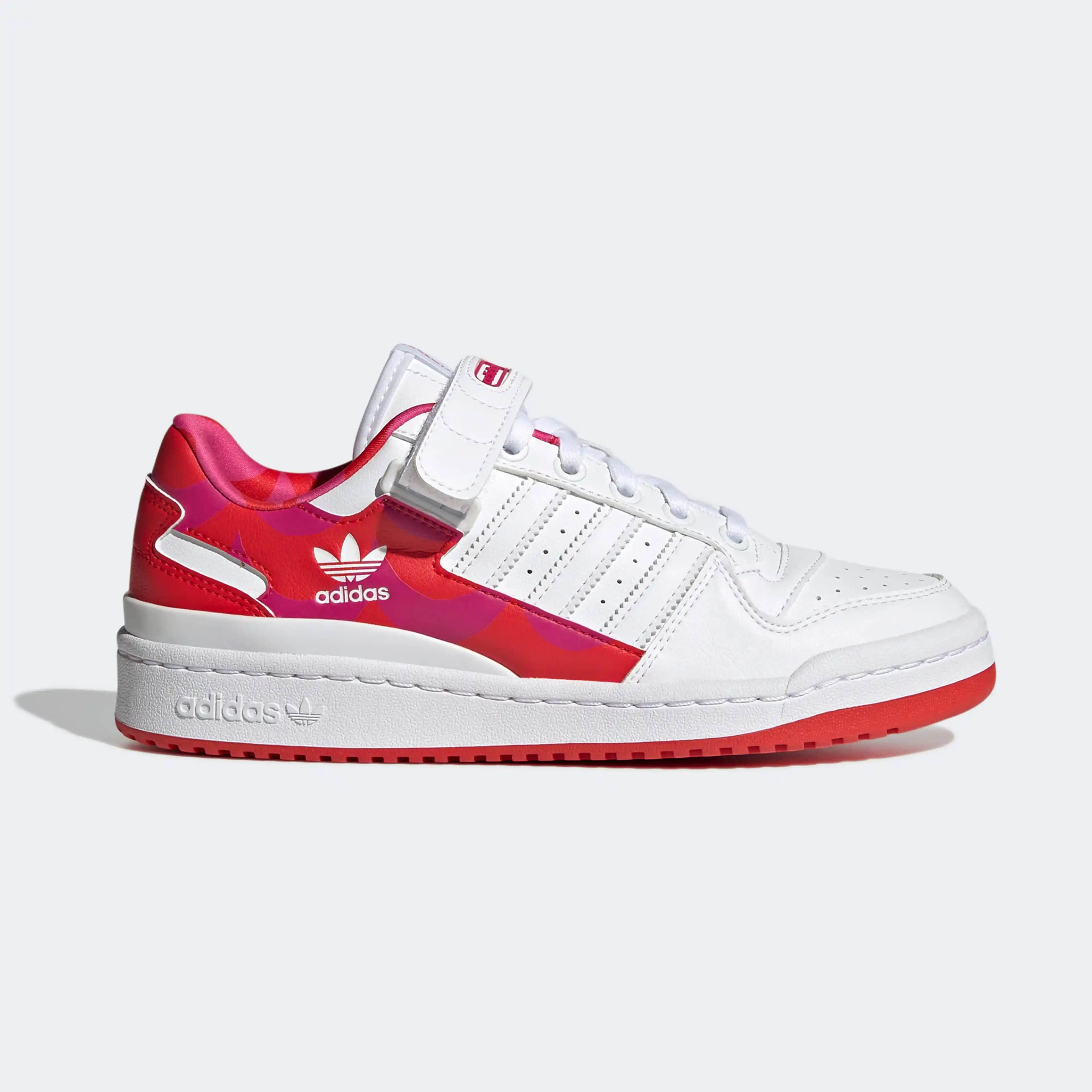 Adidas Forum Low Kadın Kırmızı Ayakkabılar: Moda ve Şıklığın İkonik Seçeneği