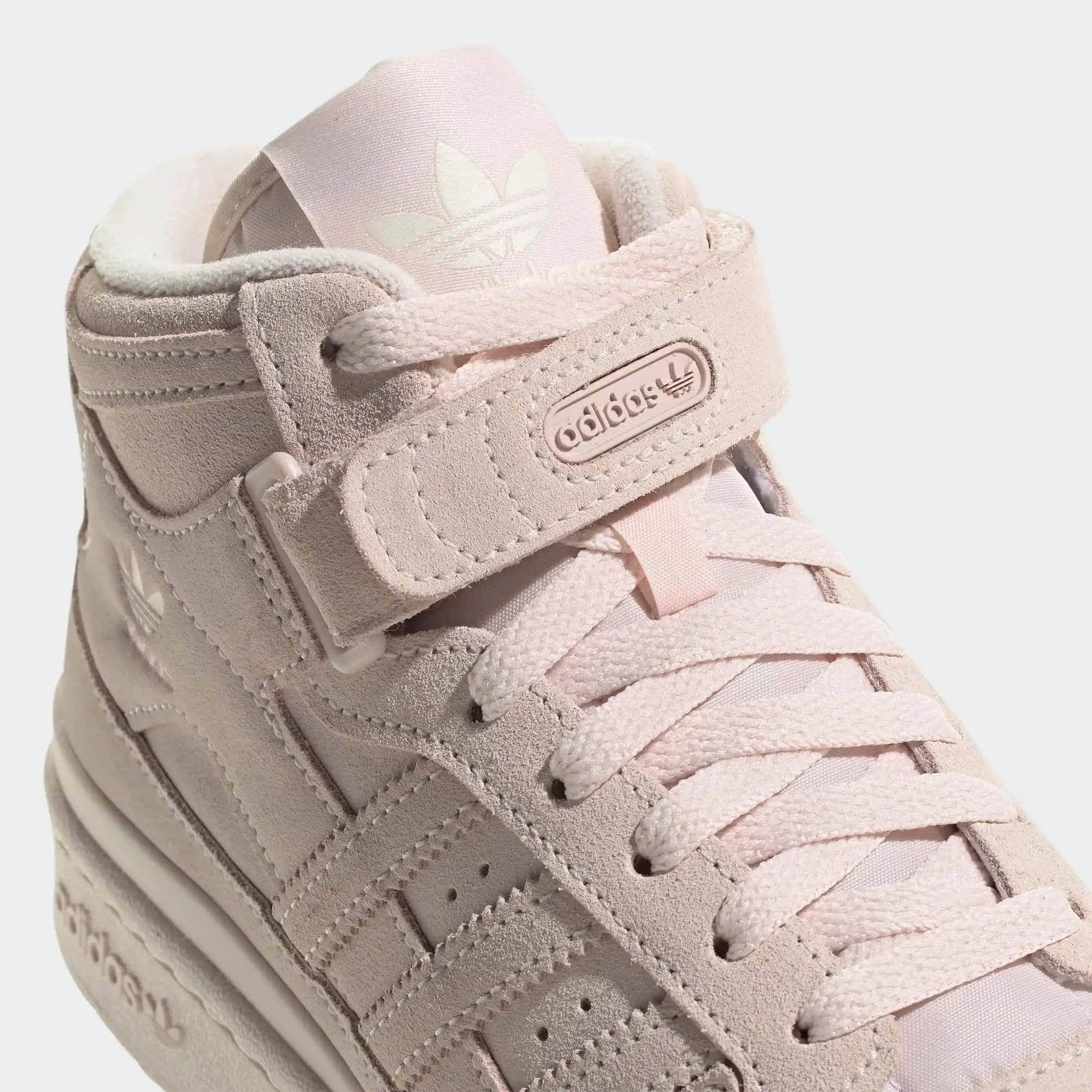 Adidas Forum Pembe Modada Renklerin Gücü ve Stil İpuçları