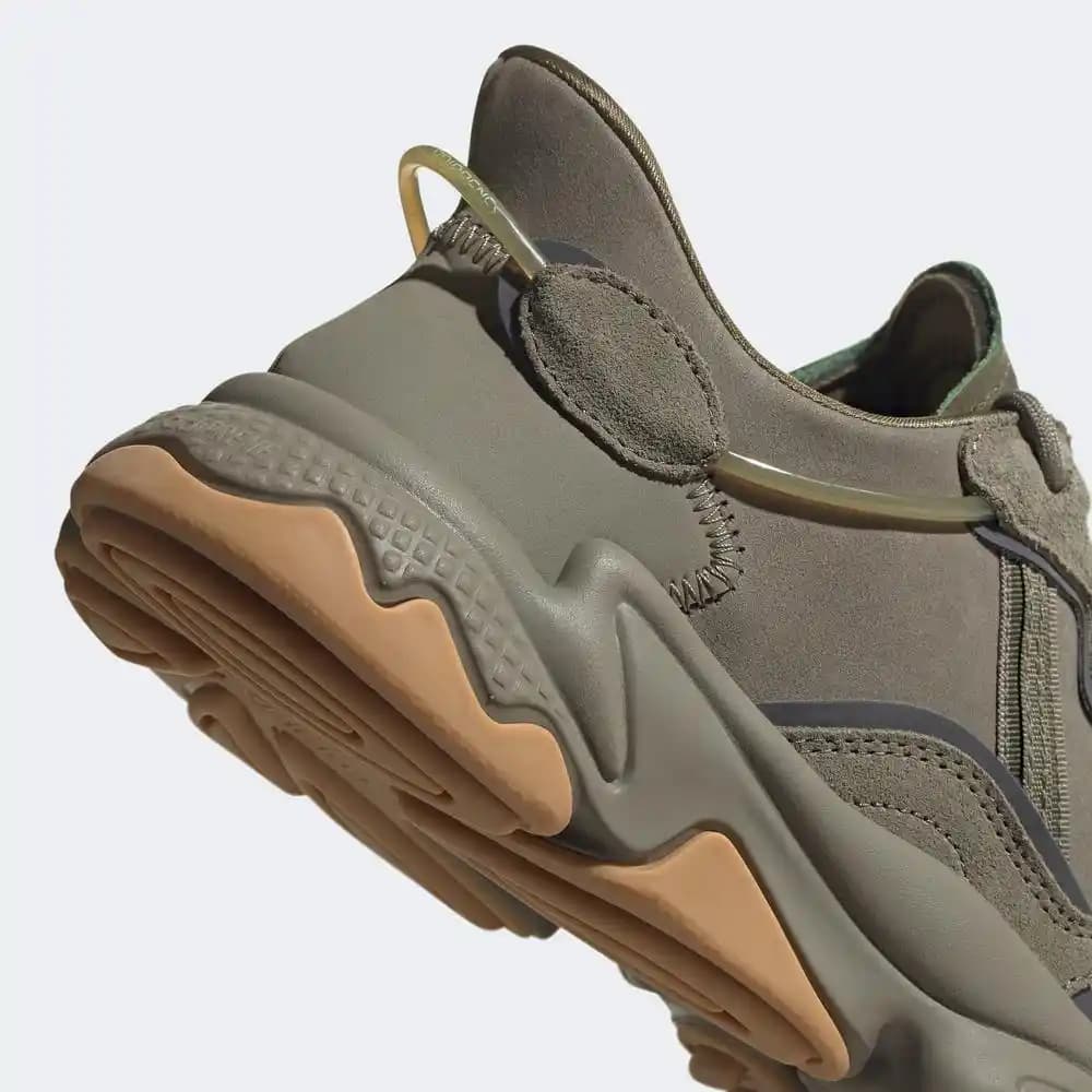 Adidas Ozweego Hakkında Detaylı İnceleme ve Moda Trendlerine Etkisi
