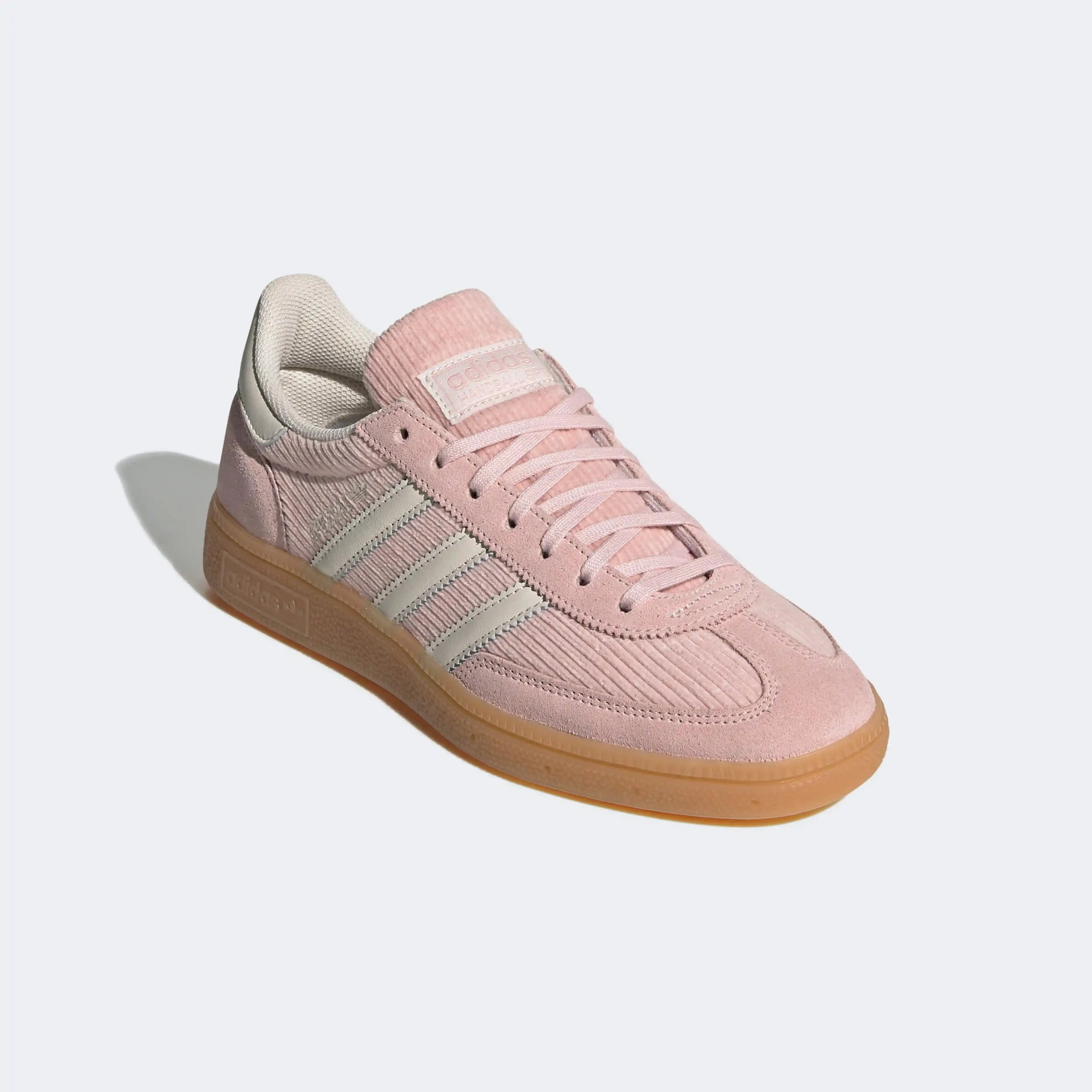 Adidas Spezial Pembe: Moda Dünyasında Renkli ve Özgün Bir İfade Yaratıcı Koleksiyon