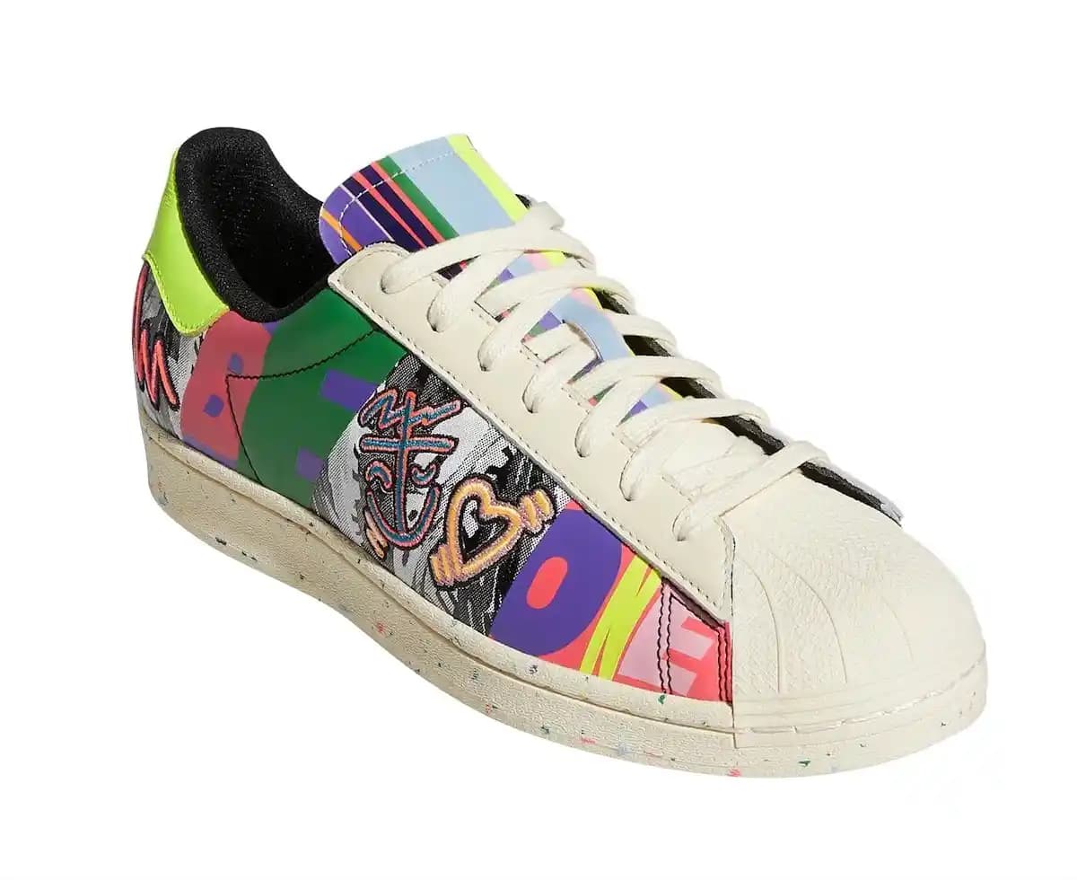 Adidas Superstar Pride: Moda ve Sosyal Mesajın Buluştuğu Bir Sembol