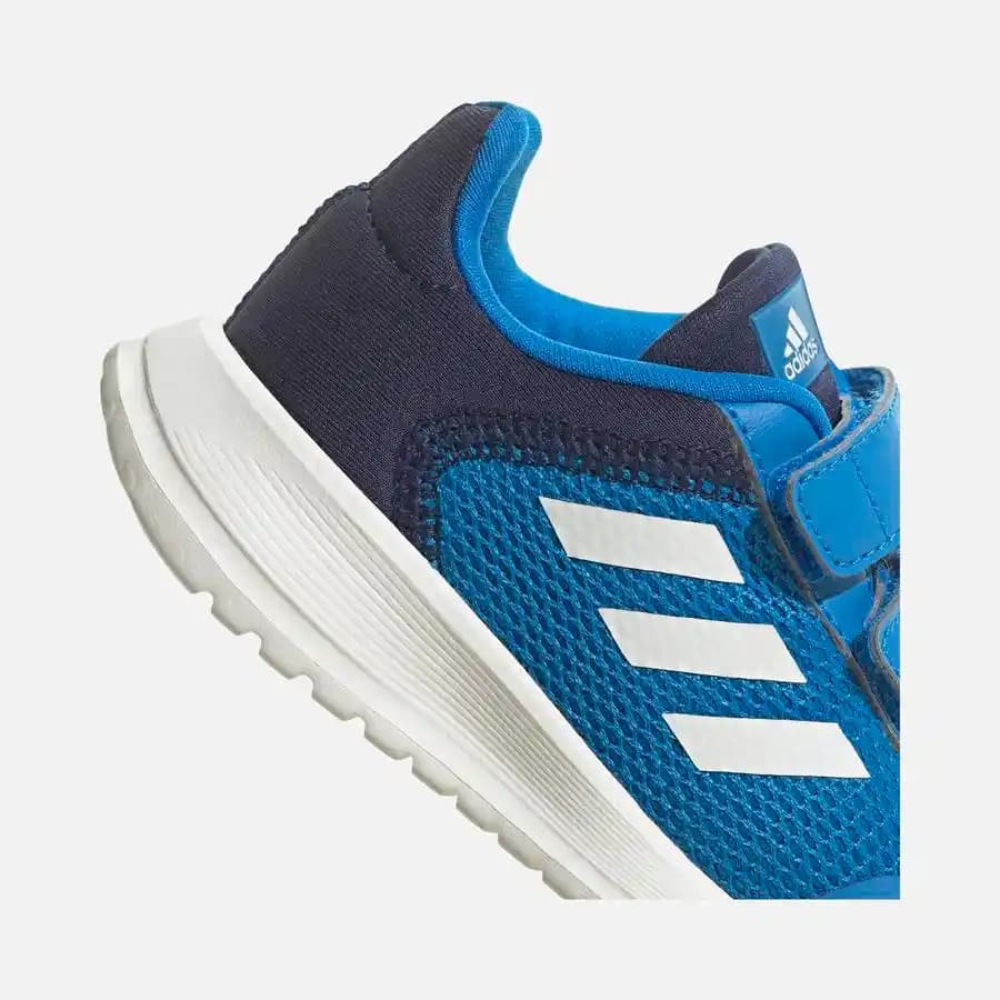 Adidas Tensaur Run Bebek Ayakkabıları: Konfor ve Moda ile İlk Adımların Güvencesi