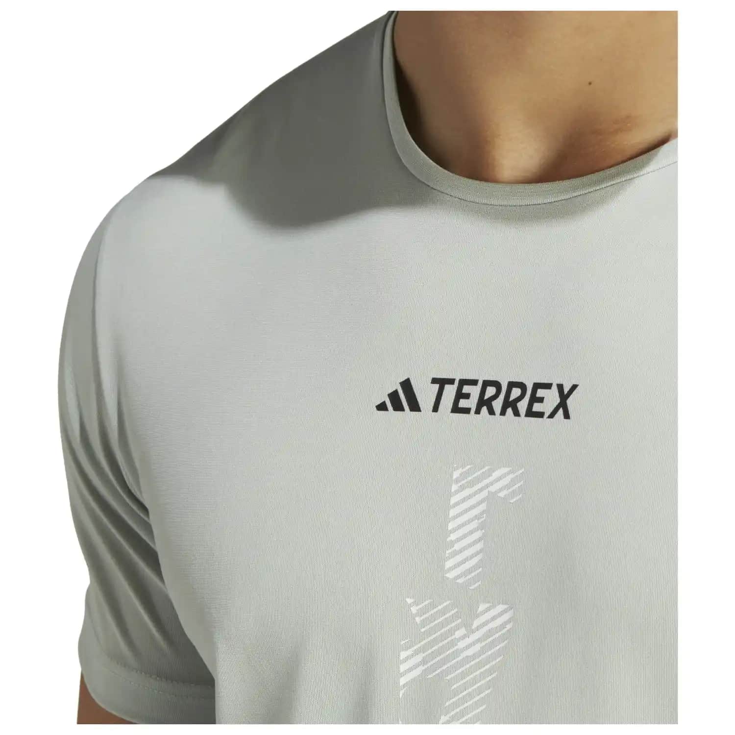 Adidas Terrex T-Shirt: Spor ve Günlük Moda İçin Fonksiyonel ve Şık Bir Seçenek