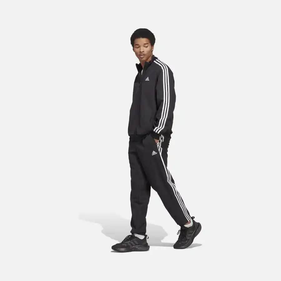 Adidas Üç Çizgi Eşofmanlar: Moda ve Fonksiyonelliğin Modern Buluşması