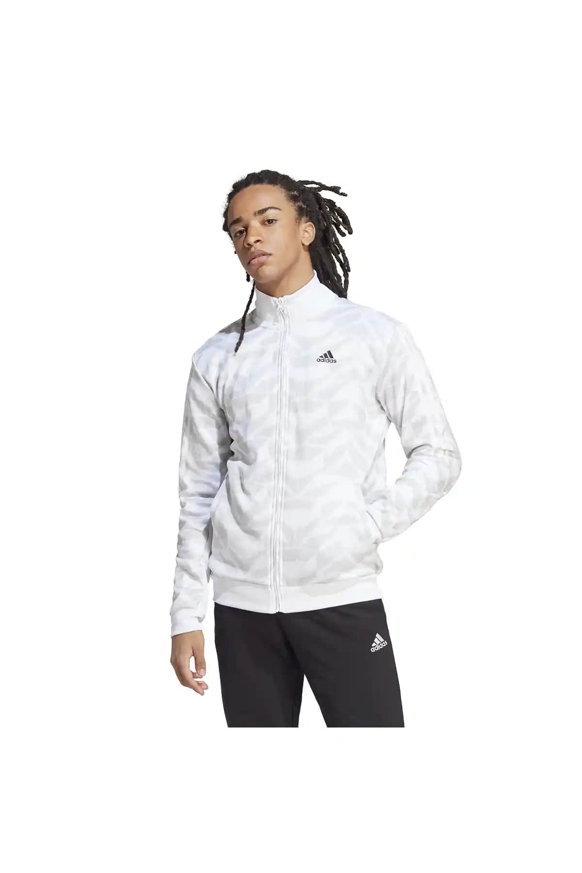 Adidas Üst Eşofmanlarının Özellikleri ve Güncel Moda Trendlerindeki Yeri