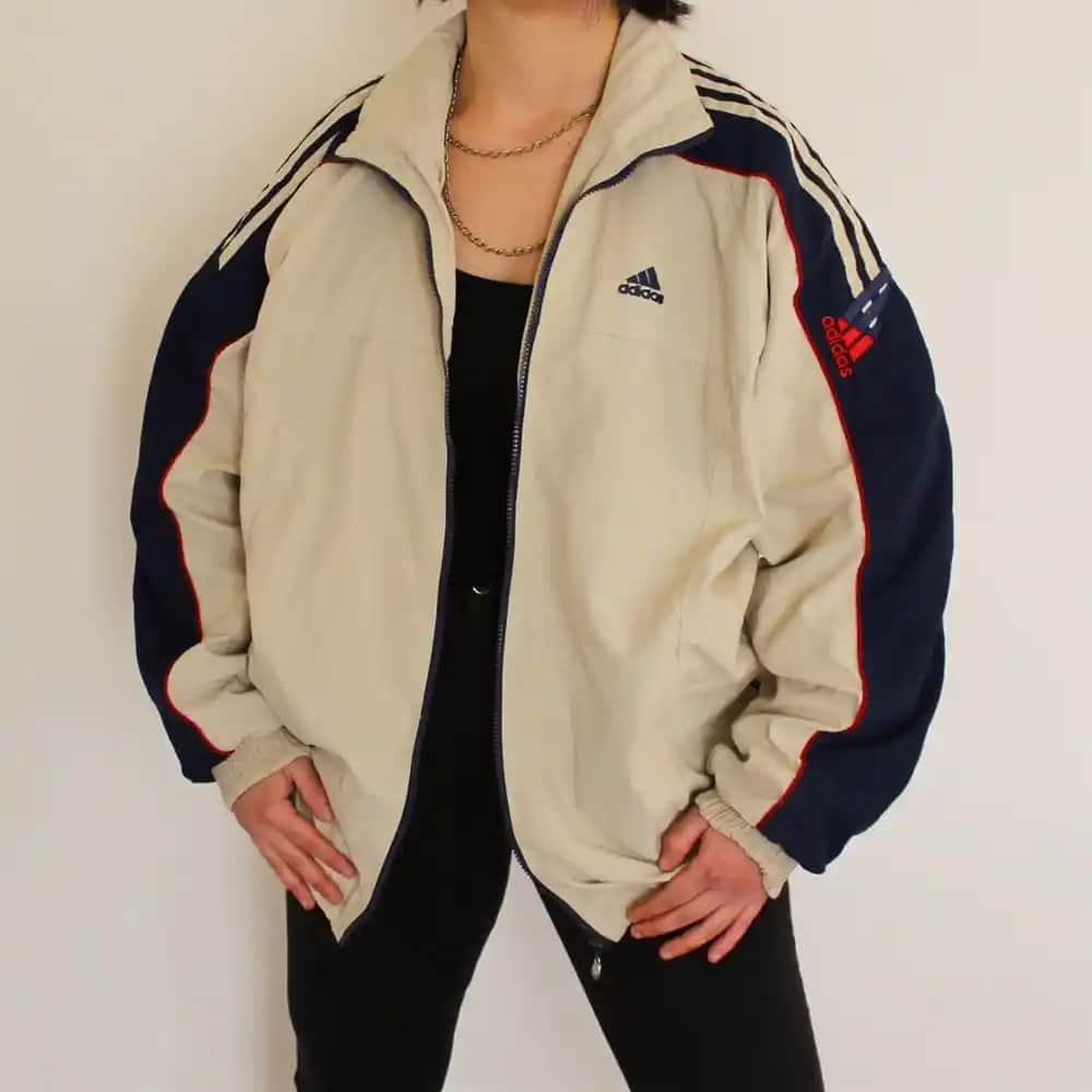 Adidas Vintage Bomber Ceketler: Moda Trendleri ve Kombinasyon Önerileri