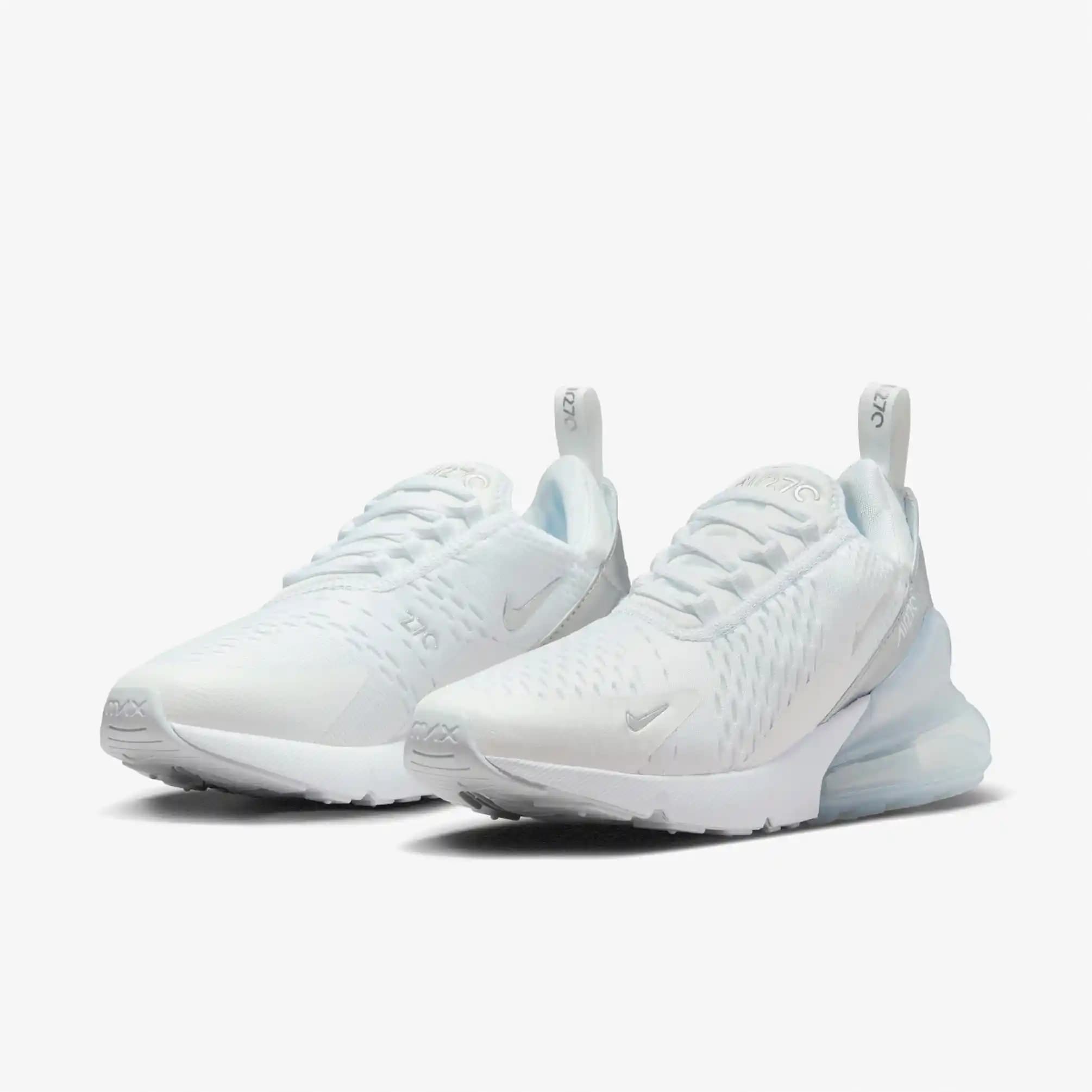 Airmax 270 Beyaz: Modern Tasarımıyla Günlük ve Sokak Modasının Vazgeçilmezi