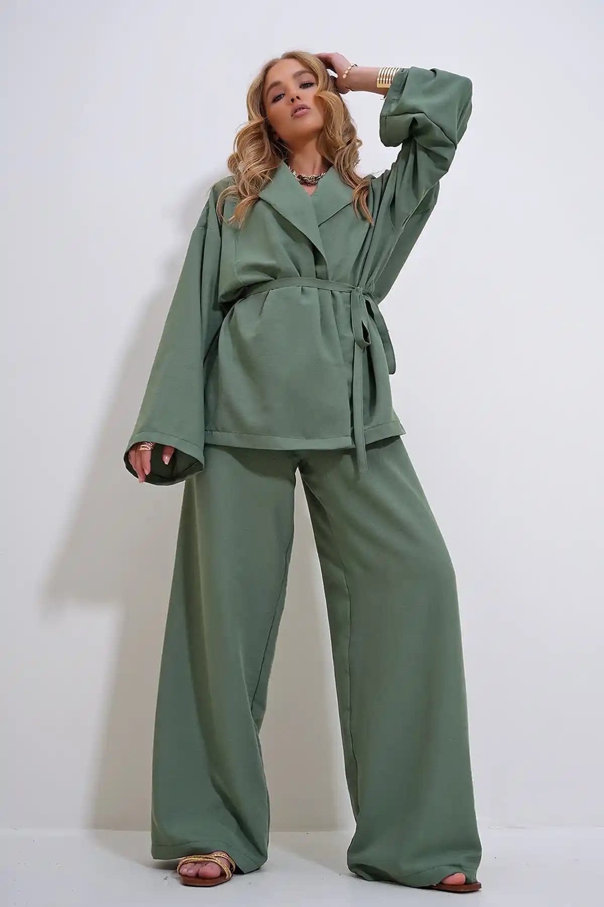 Alt Üst Ceket Takımlarıyla Kendine Özgü Stil Yaratma Rehberi