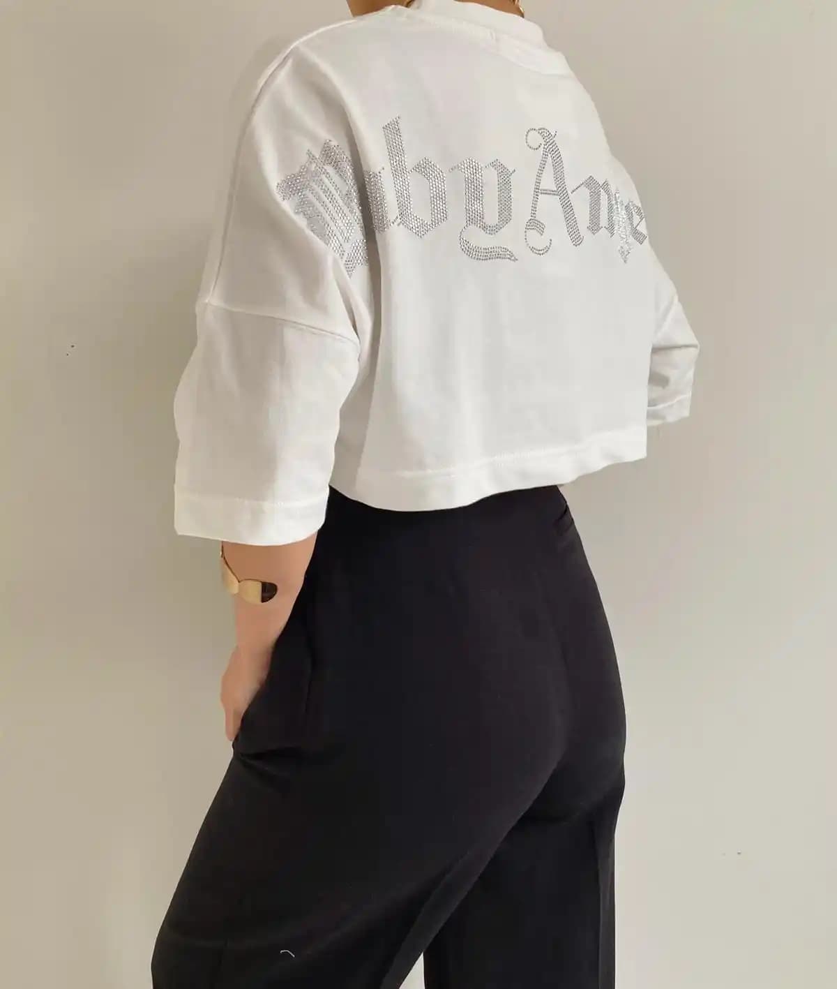 Angels Tişört Modada Kendine Özgü İfade ve Güncel Trendler Analizi