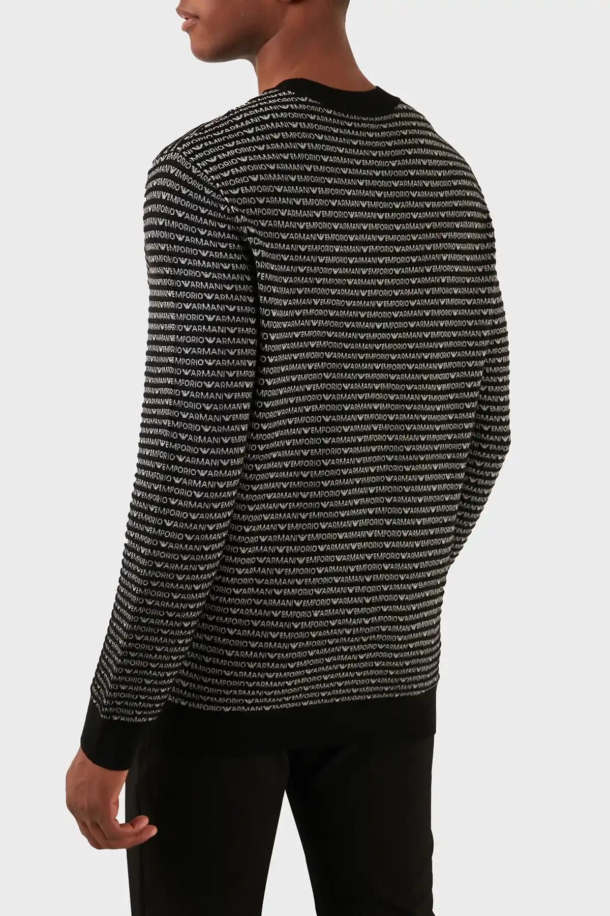 Armani Erkek Kazakları: Şıklık ve Konforu Bir Arada Sunan Koleksiyonlar