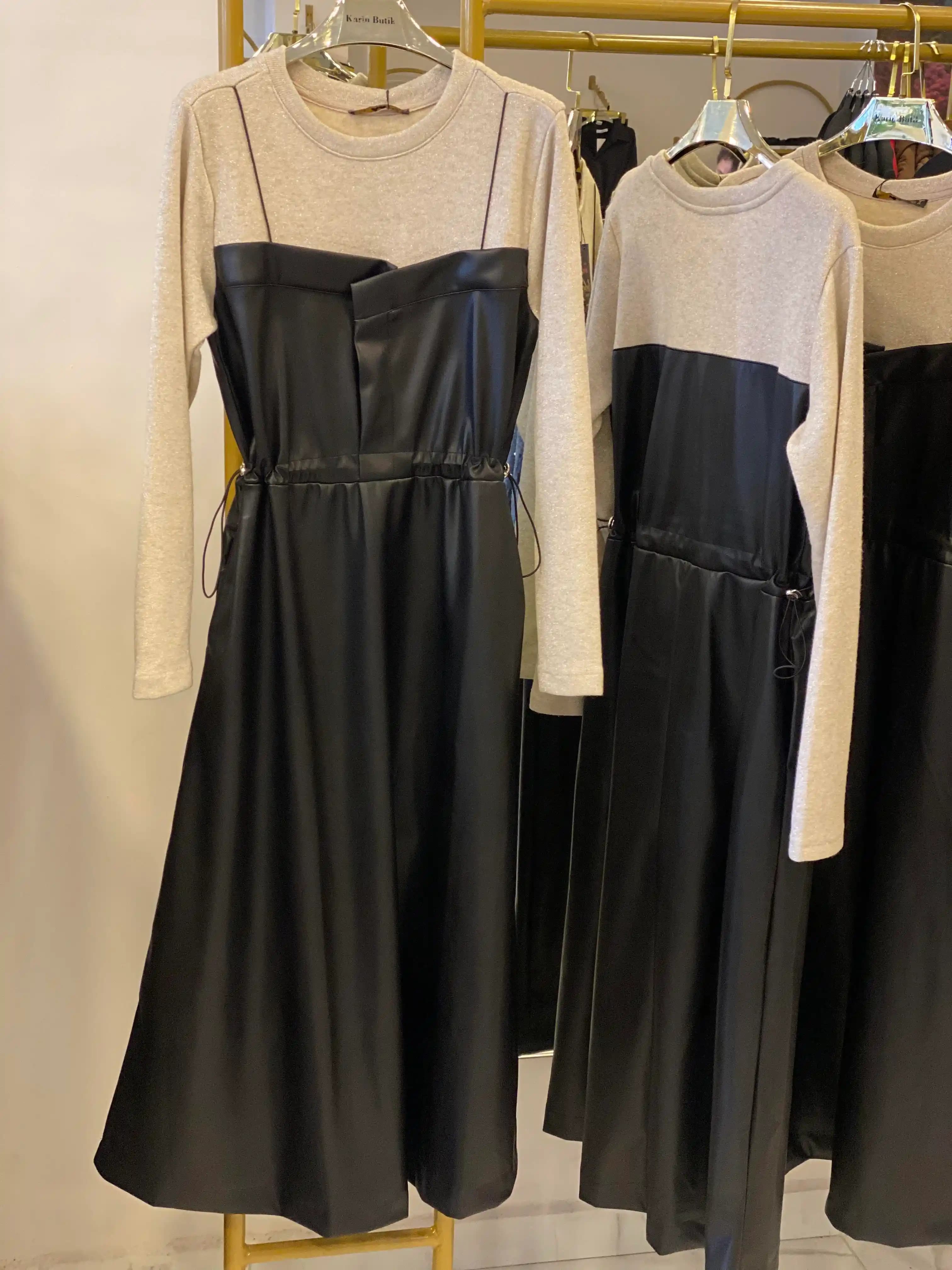 Askılı Elbise Üzerine Ceket Seçenekleri ve Stil İpuçları