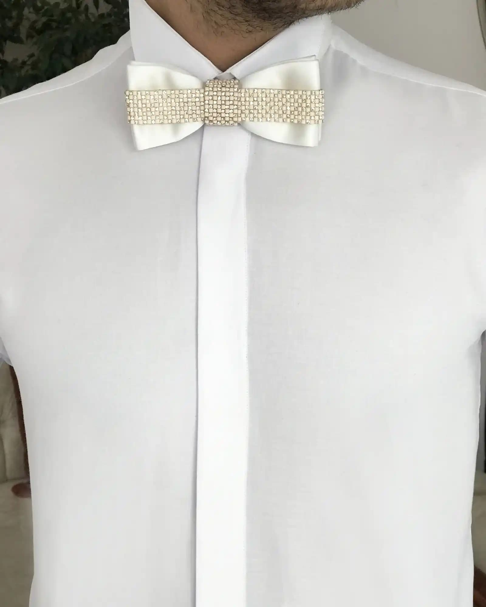 Ata Yaka Gömlek ve Papyon: Klasik ve Modern Şıklığın Zamansız Kombinasyonu