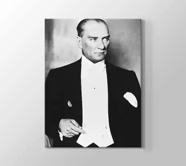Atatürk'ün Takım Elbise Tercihleri ve Modernleşmedeki Rolü