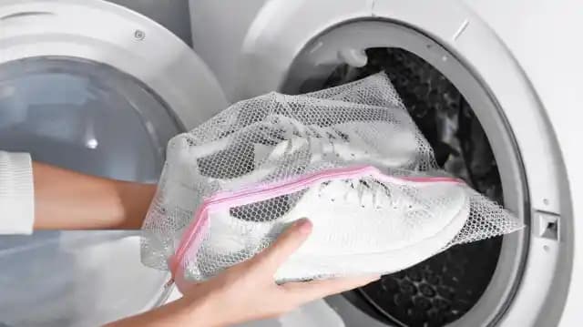 Ayakkabı Makinesinde Yıkama Rehberi: Doğru Teknikler ve Bakım İpuçları