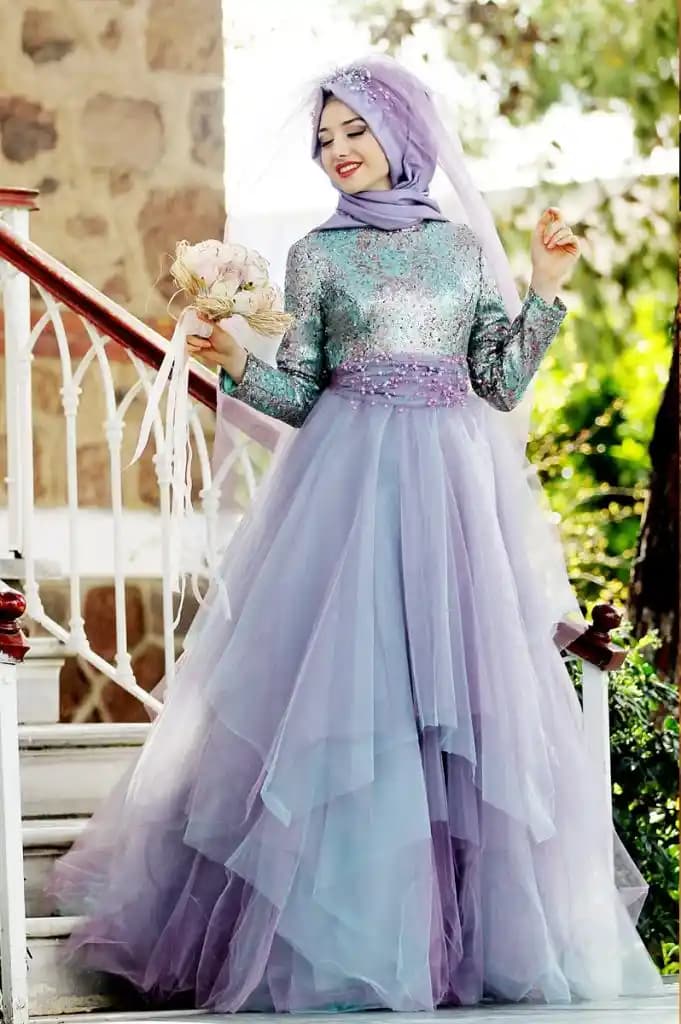 Balolarda Şıklık İçin Elbise Seçimi ve Moda Trendleri Rehberi