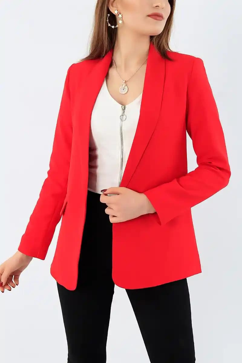 Bayan Ceket Yaka Modelleri: Güncel Trendler ve Stil Önerileri