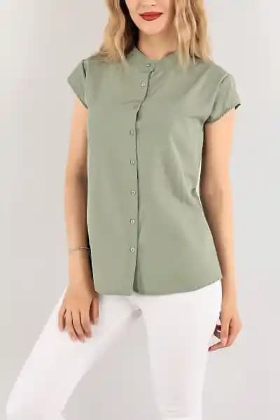 Bayan Hakim Yaka Gömlekler: Moda Dünyasında Zarafetin Simgesi ve Stil Önerileri