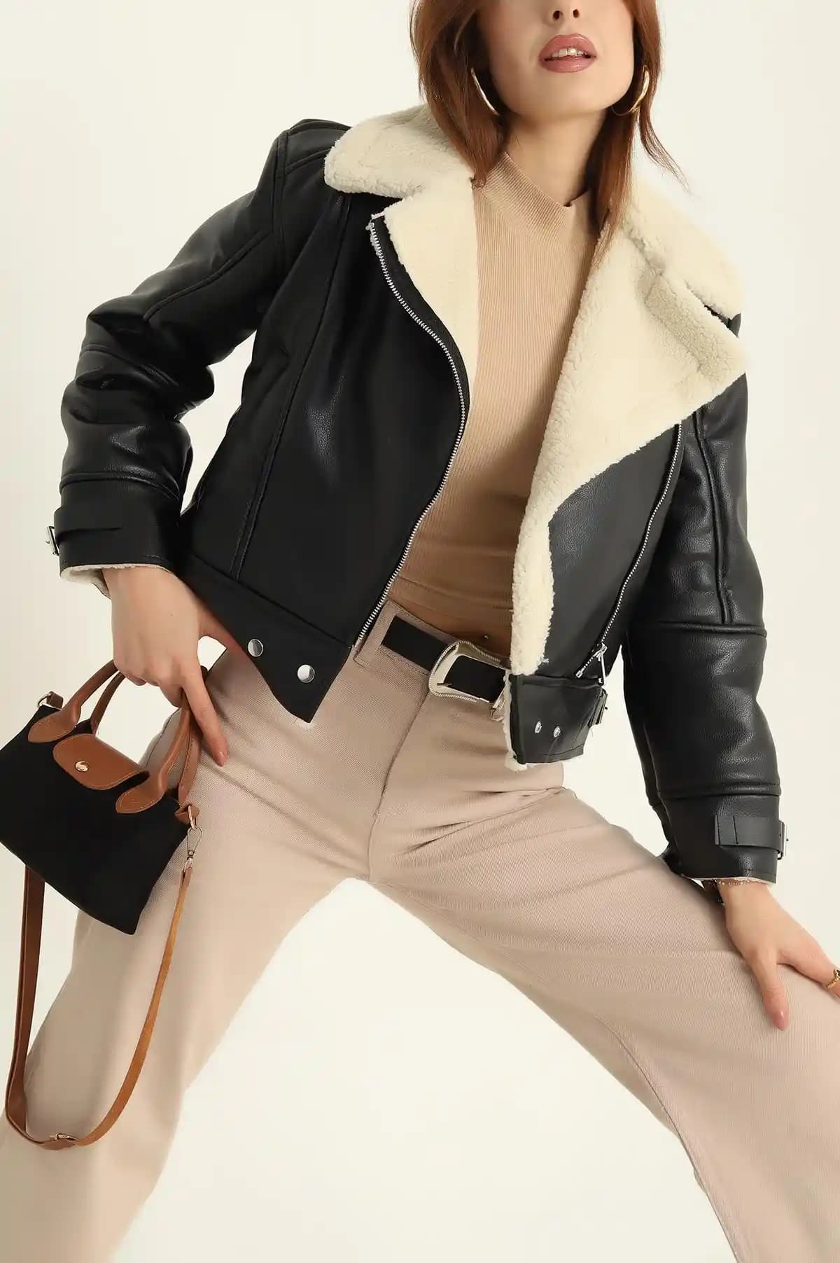 Bayan Kürklü Deri Montlar: Moda ve Fonksiyonellikte Güncel Trendler ve Stil Önerileri