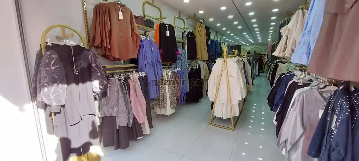 Bayan Mağaza Görsellerinin Moda Endüstrisindeki Rolü ve Trendler 2023