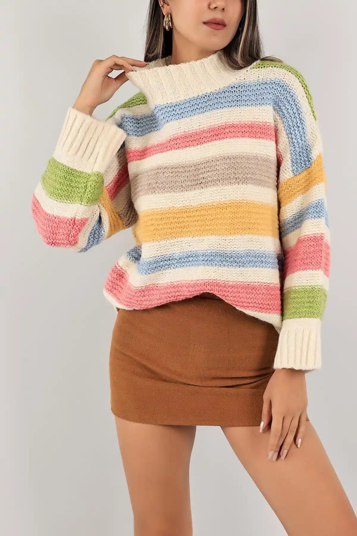 Bayan Örgü Kazak Modelleri ve Kombinasyon İpuçlarıyla Stil Yaratın