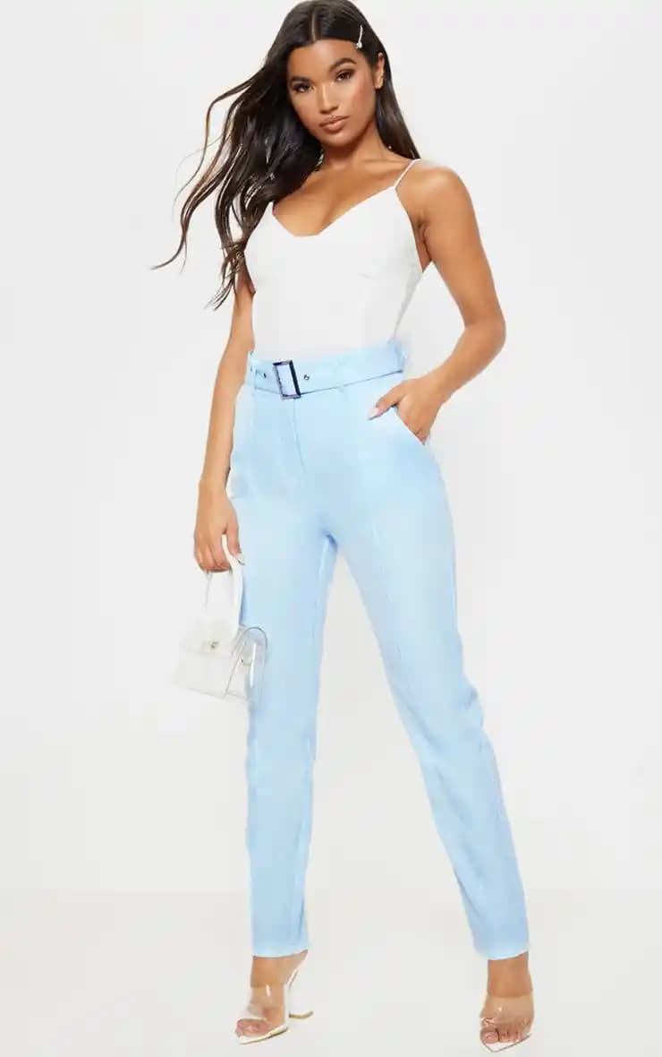 Bebe Mavisi Pantolon Kombinleri ve Moda Trendleri 2023