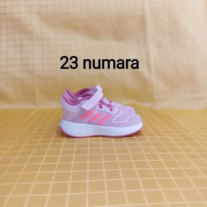 Bebek Ayakkabısı Seçerken Dikkat Edilmesi Gerekenler ve Güncel Trendler